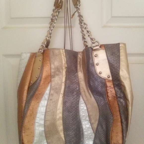 💥Handbag NWOT Metallic tote handbag - versatile 😻 - Picture 6 of 8